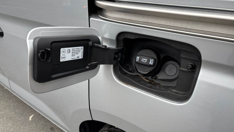 Ford Transit Connect 240 L1 Petrol 1.5 EcoBoost PHEV 150 Trend FlexCab Van Auto